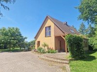 Hauptbild Einfamilienhaus mit Einliegerwohnung und großzügigem Grundstück mit großer Scheune in Mölschow