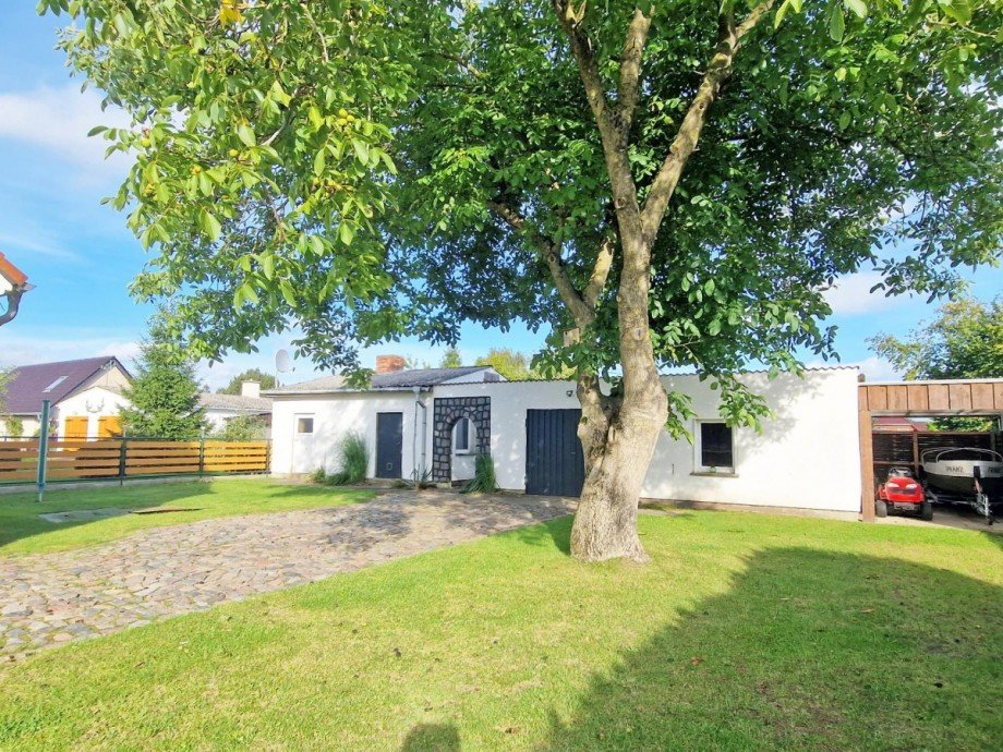 Nebengeb�ude+Garage+Carport Doppelhaush�lfte Wolgast