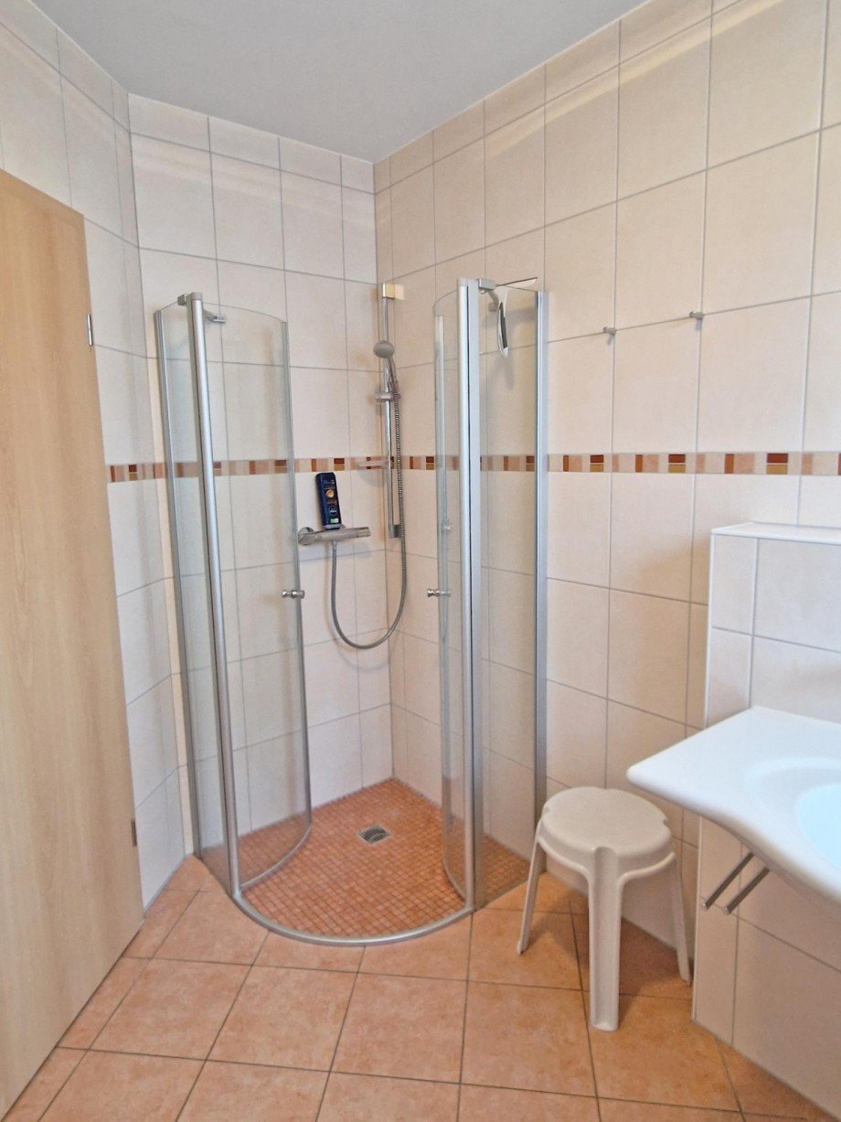1. Bad mit Dusche Wohnung Zinnowitz