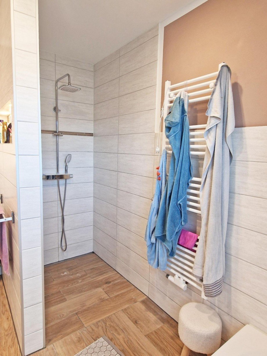 Bad mit Dusche und Wanne Doppelhaush�lfte Wolgast