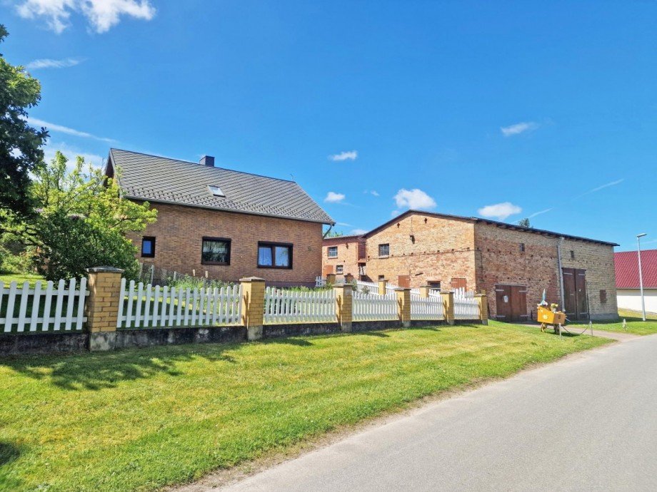 Hausansicht mit Scheune Einfamilienhaus Wolgast