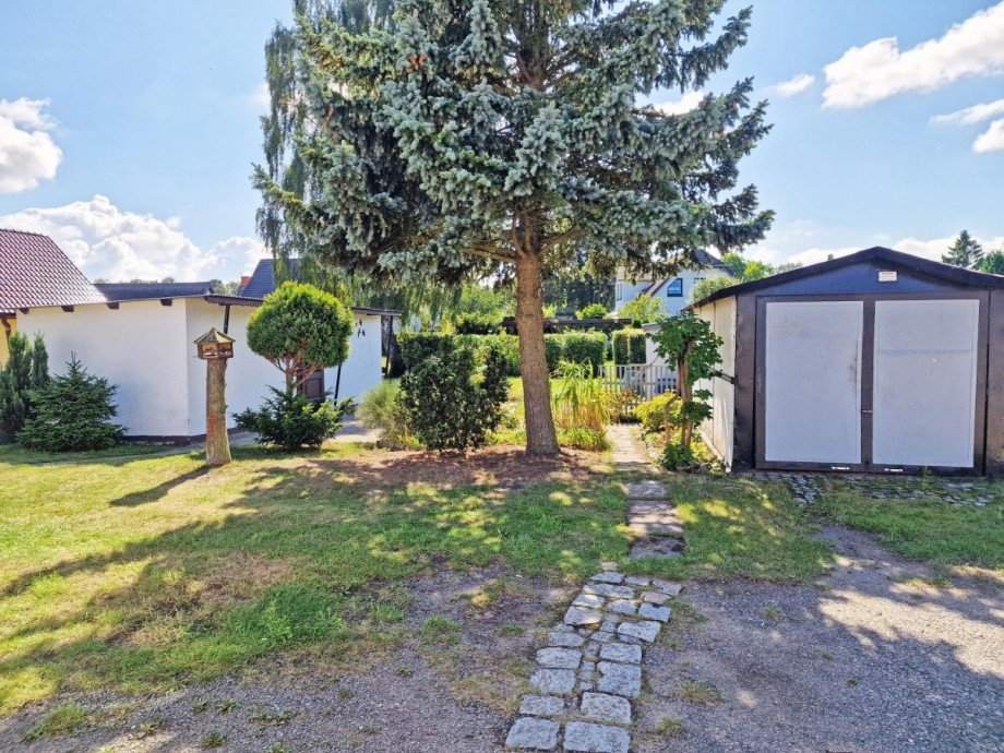 Grundst�ck mit Nebengeb�ude und Garage Einfamilienhaus Trassenheide