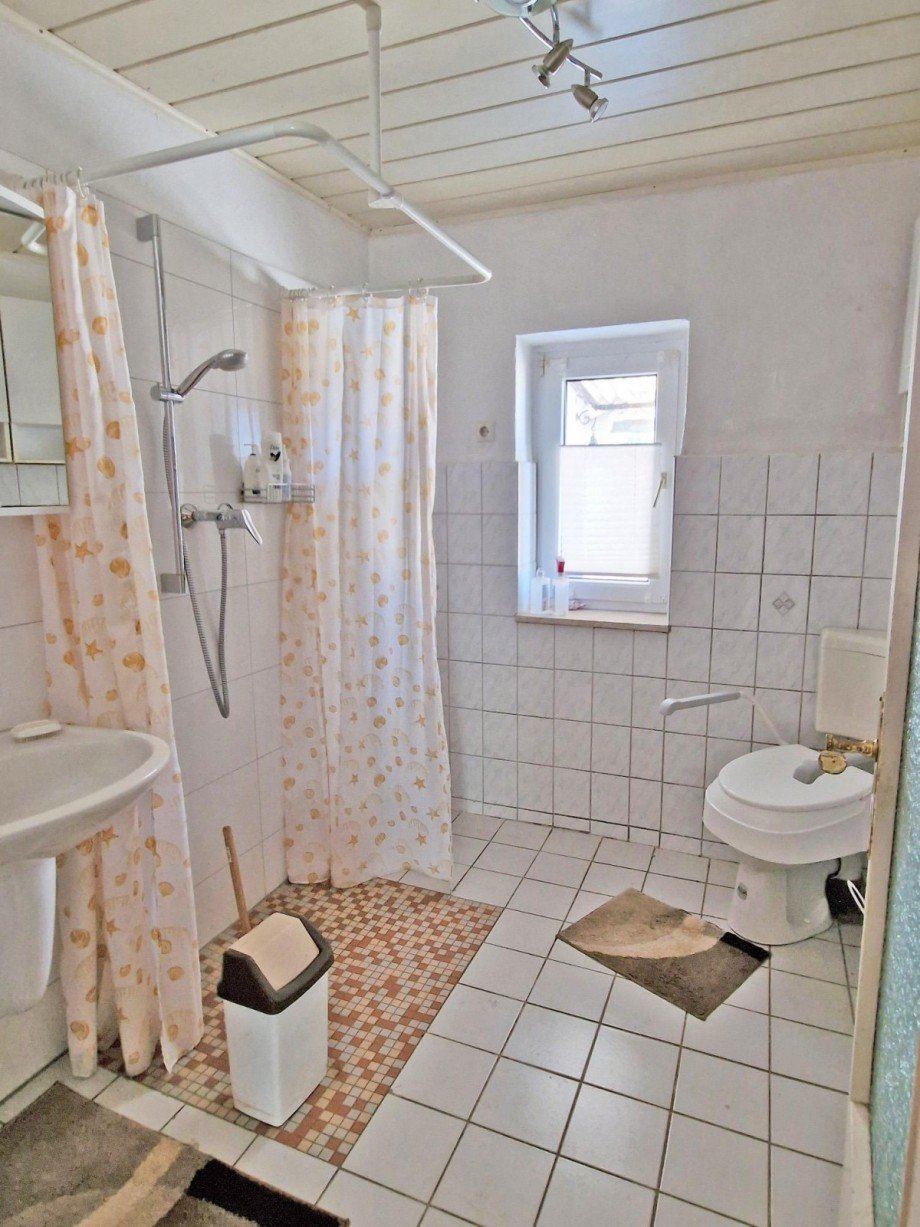 Bad im Erdgeschoss Einfamilienhaus Karlsburg