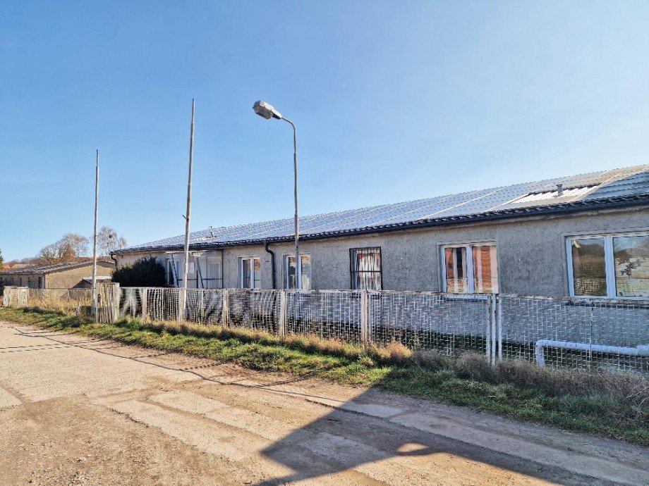 Geb�udeansicht Halle / Lager / Produktion Lassan