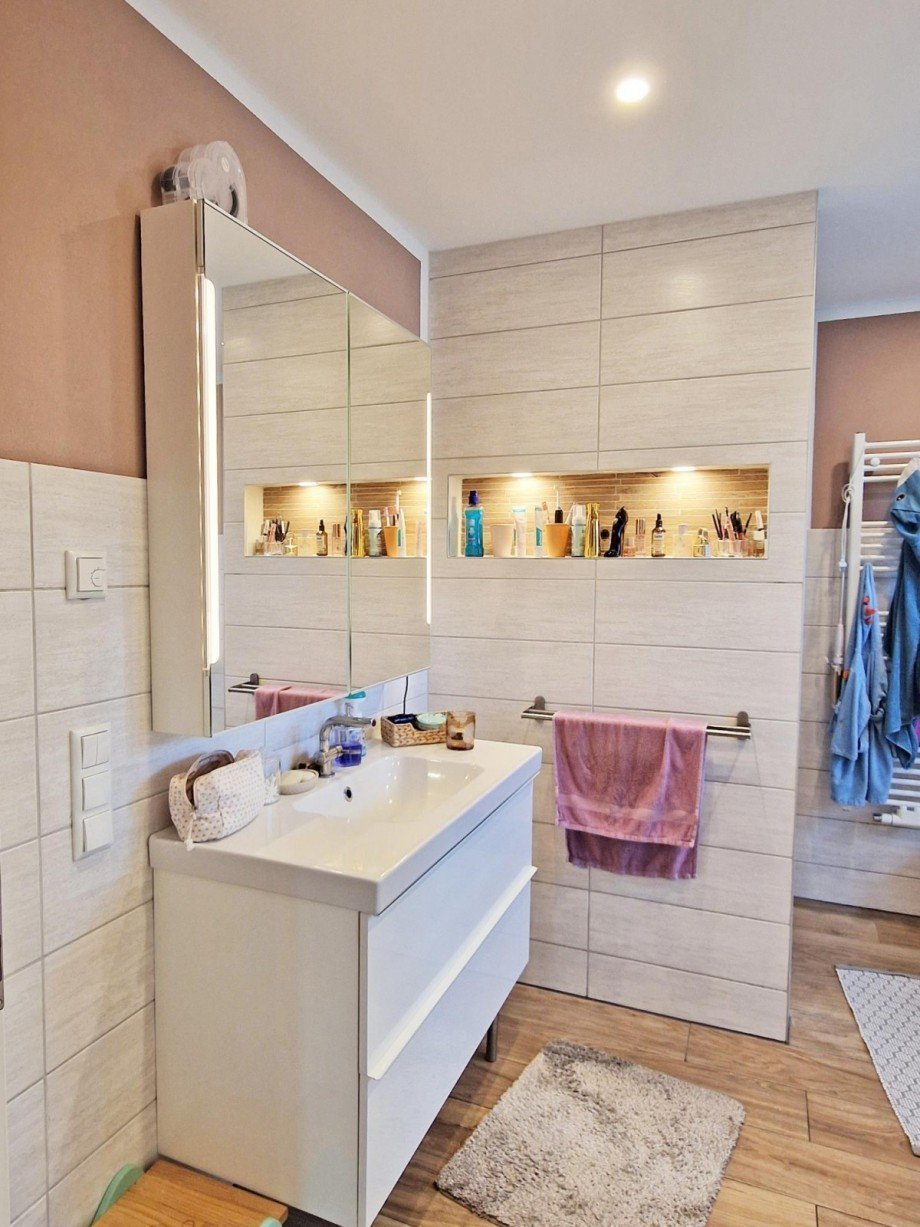Bad mit Dusche und Wanne Doppelhaush�lfte Wolgast