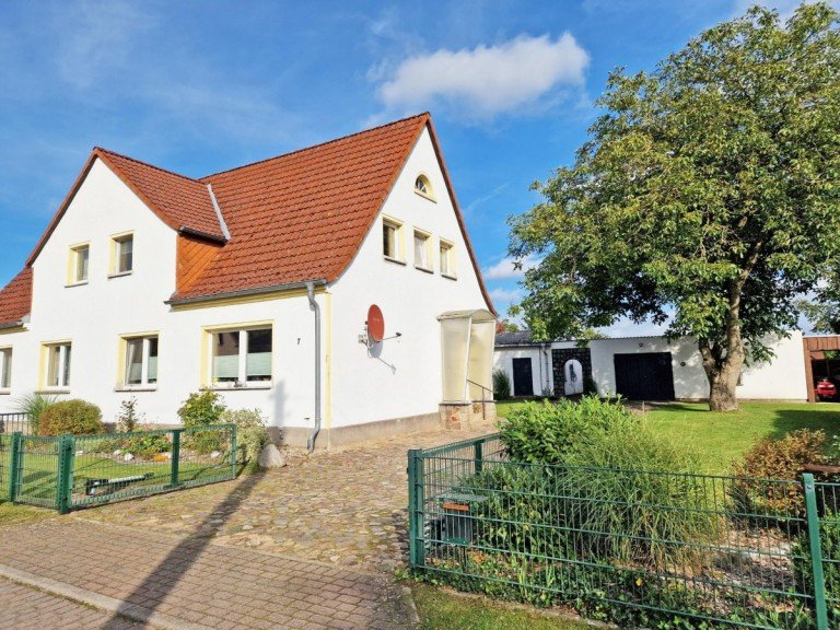 Haus Buddenhagen Wolgast Doppelhaush�lfte gepflegte Doppelhaush�lfte in der N�he der Stadt Wolgast