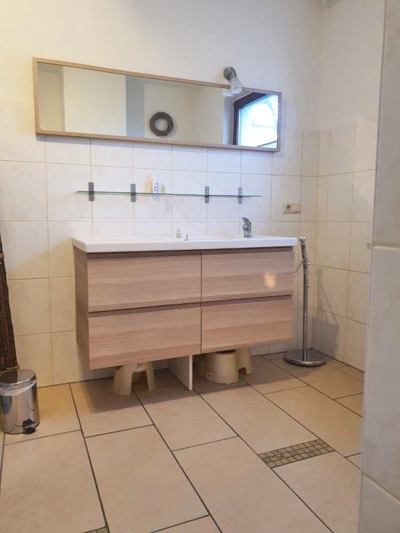 Bad im Erdgeschoss Doppelhaush�lfte Zempin