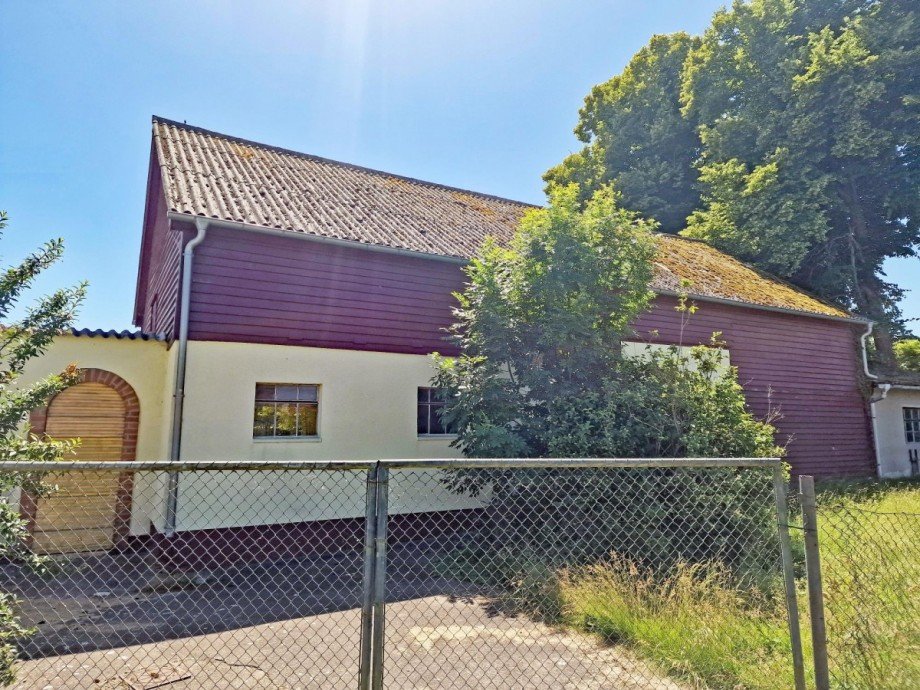 Blick auf die Scheune Zweifamilienhaus Krummin