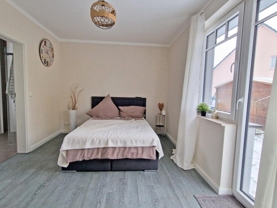 Schlafzimmer im Erdgeschoss Einfamilienhaus Kr�slin