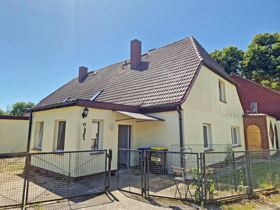 Hausansicht Zweifamilienhaus Krummin