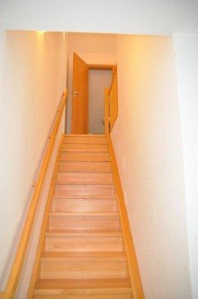 Treppe zum Dachgeschoss strandnahe Eigentumswohnung in Karlshagen - nur 100 Meter zum Ostseestrand