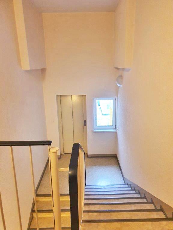 Treppenhaus mit Fahrstuhl Wohnung Seebad Heringsdorf