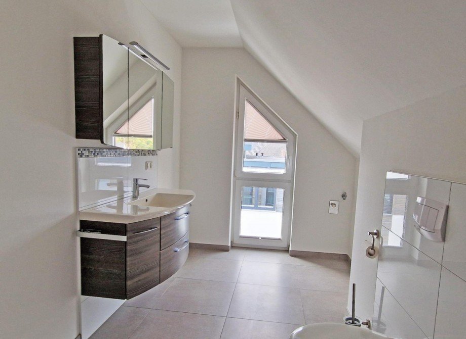 Bad mit Dusche und Wanne Wohnung Trassenheide