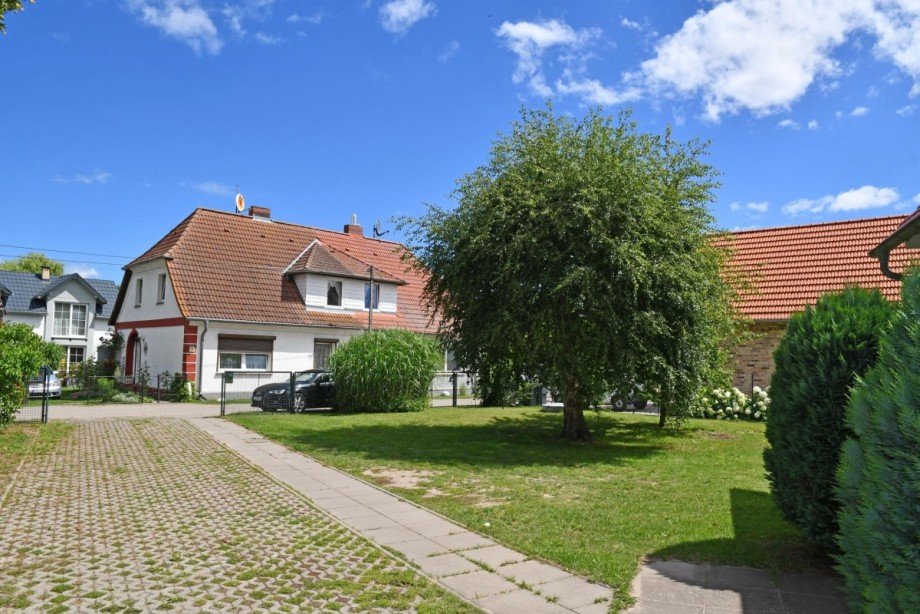 Grundst�ckszufahrt Mehrfamilienhaus Krienke