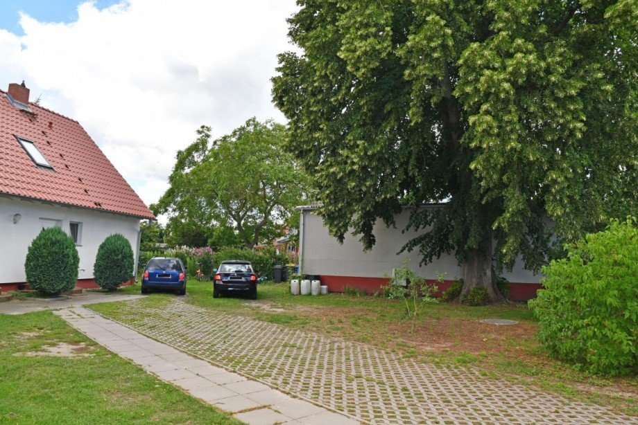 Stellpl�tze Mehrfamilienhaus Krienke