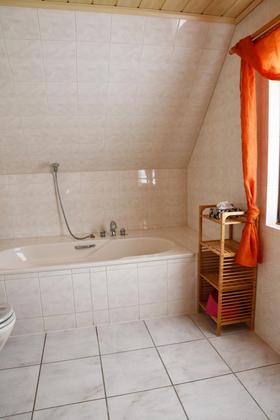 Bad mit Dusche und Wanne Einfamilienhaus Trassenheide