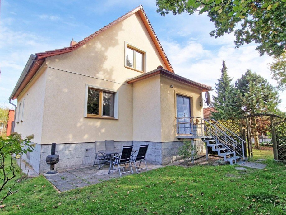 Hausansicht und Eingang EG-Wohnung Einfamilienhaus Zinnowitz