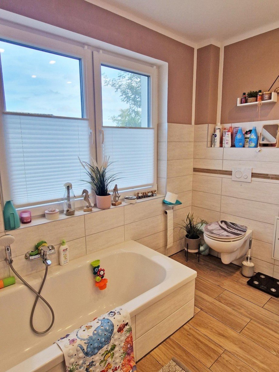 Bad mit Dusche und Wanne Doppelhaush�lfte Wolgast